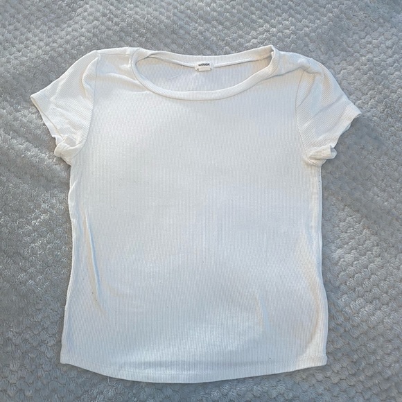 🌿3/$20 ⋆ GARAGE ⋆ White Ribbed Tee - Picture 2 of 3